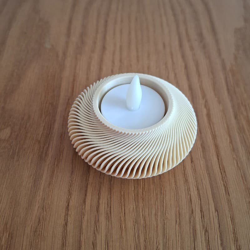 Teelichthalter in Wellendesign